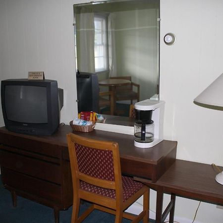 Falcon Motel Бакстон Екстер'єр фото